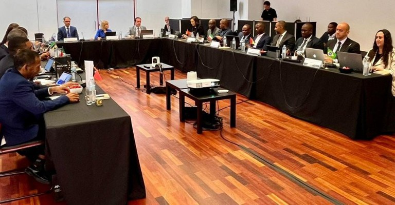Mesa da Reunião de Direção da Associação de Reguladores de Comunicações e Telecomunicações da Comunidade dos Países de Língua Portuguesa