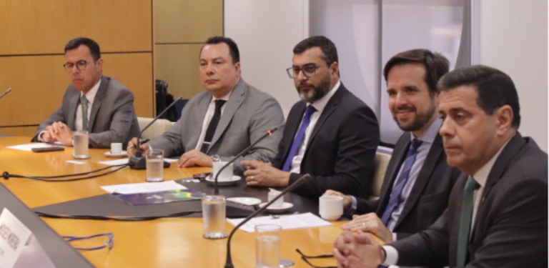 Conselho Diretor da Anatel em encontro com os governadores do Amazonas, Wilson Lima, e do Departamento do Amazonas da Colômbia, Jesus Galdino Cedeño, em 17 de agosto de 2023