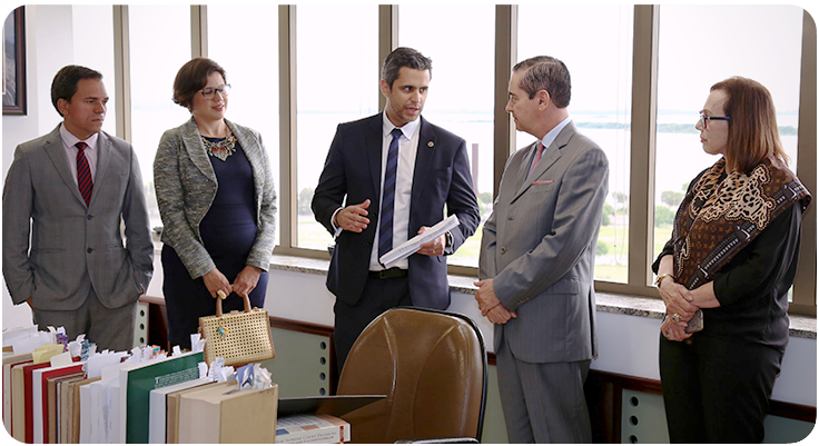 Presidente da Anatel, Leonardo de Morais, em reunião no TRF4