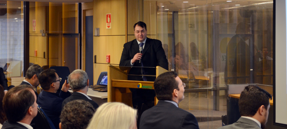 Foto do “Workshop 5G: Visão da Indústria de Telecomunicações” durante abertura do conselheiro da Anatel Emmanoel Campelo