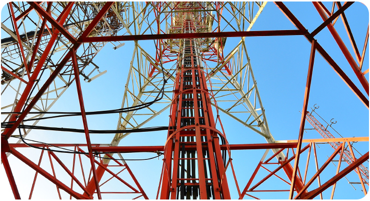 Estrutura interna de antena utilizada na prestação de serviços de telecomunicações