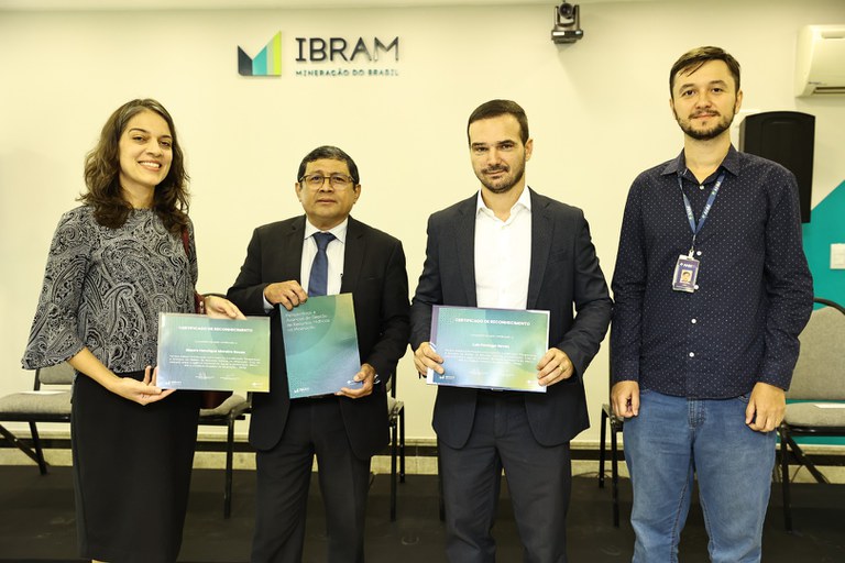 Representantes da ANM participam de lançamento de publicação fruto de parceria do Ibram com a ANA
