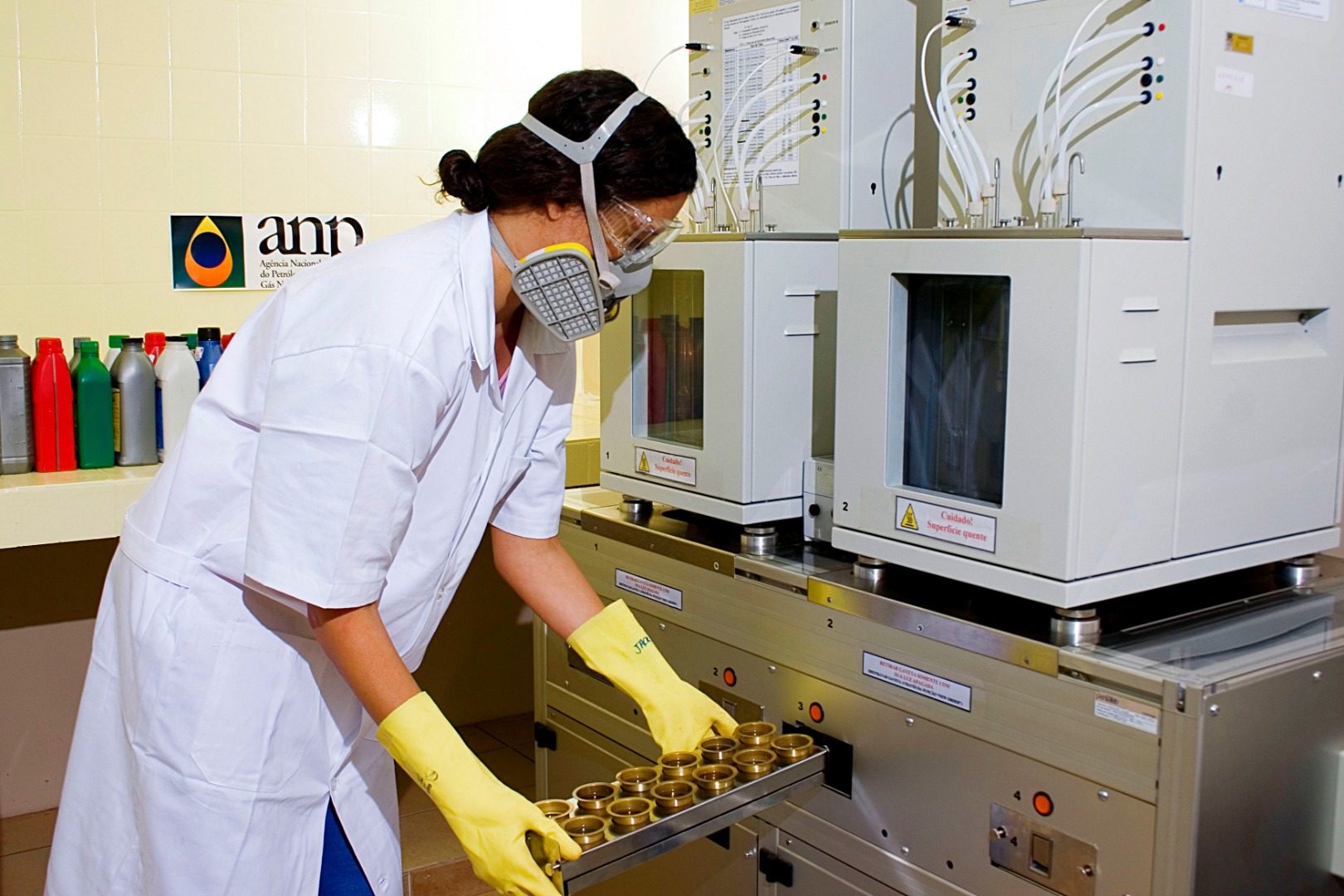 laboratorio do centro de pesquisas e analises tecnologicas - brasilia 2.jpg