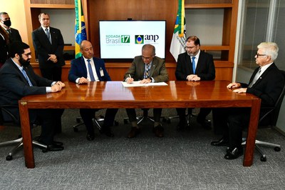 Assinatura dos contratos da 17ª Rodada