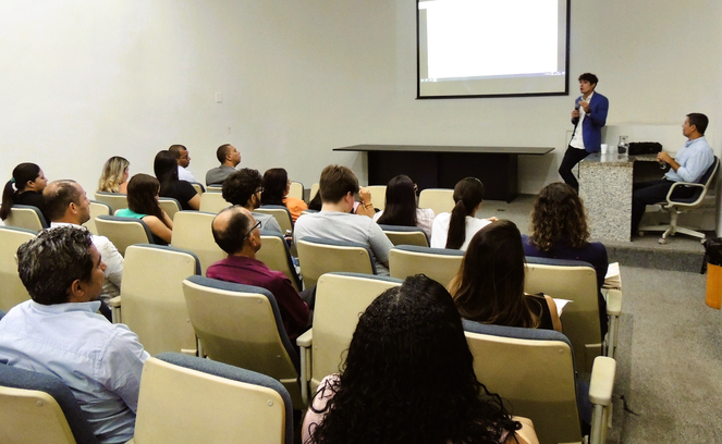 .Equipe do Procon Vitória (ES) em treinamento com a ANS