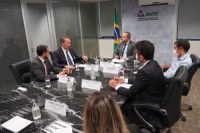 ANTT recebe representantes do grupo de investimentos Mubadala