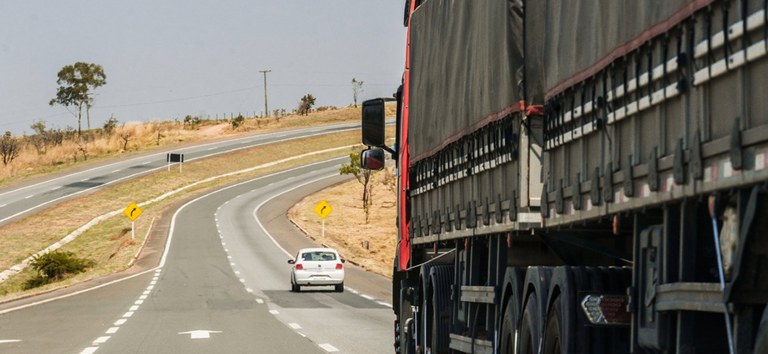 Concessões federais administradas pela Arteris iniciam cobrança de tarifa por eixos suspensos