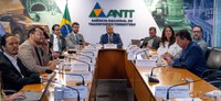 VLI anuncia compra de 7 locomotivas e avanço nas operações em Vitória-Minas durante reunião com ANTT