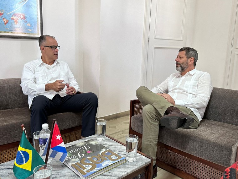 Reunião com embaixador do Brasil em Cuba.