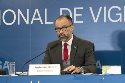 Diretor-presidente da Anvisa Antônio Barra Torres  fala durante a abertura da reunião.