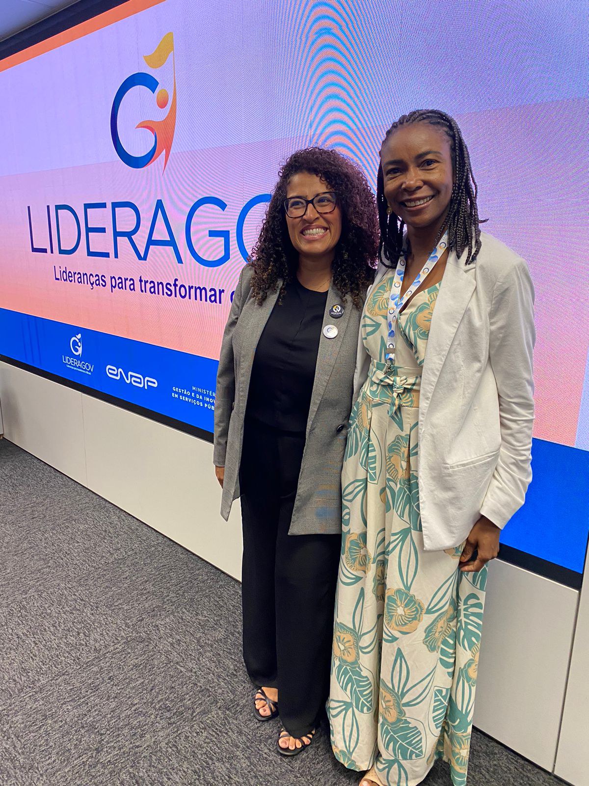 Servidoras Camila Lacerda (à esquerda) e Christiane  Delphim (à direita).