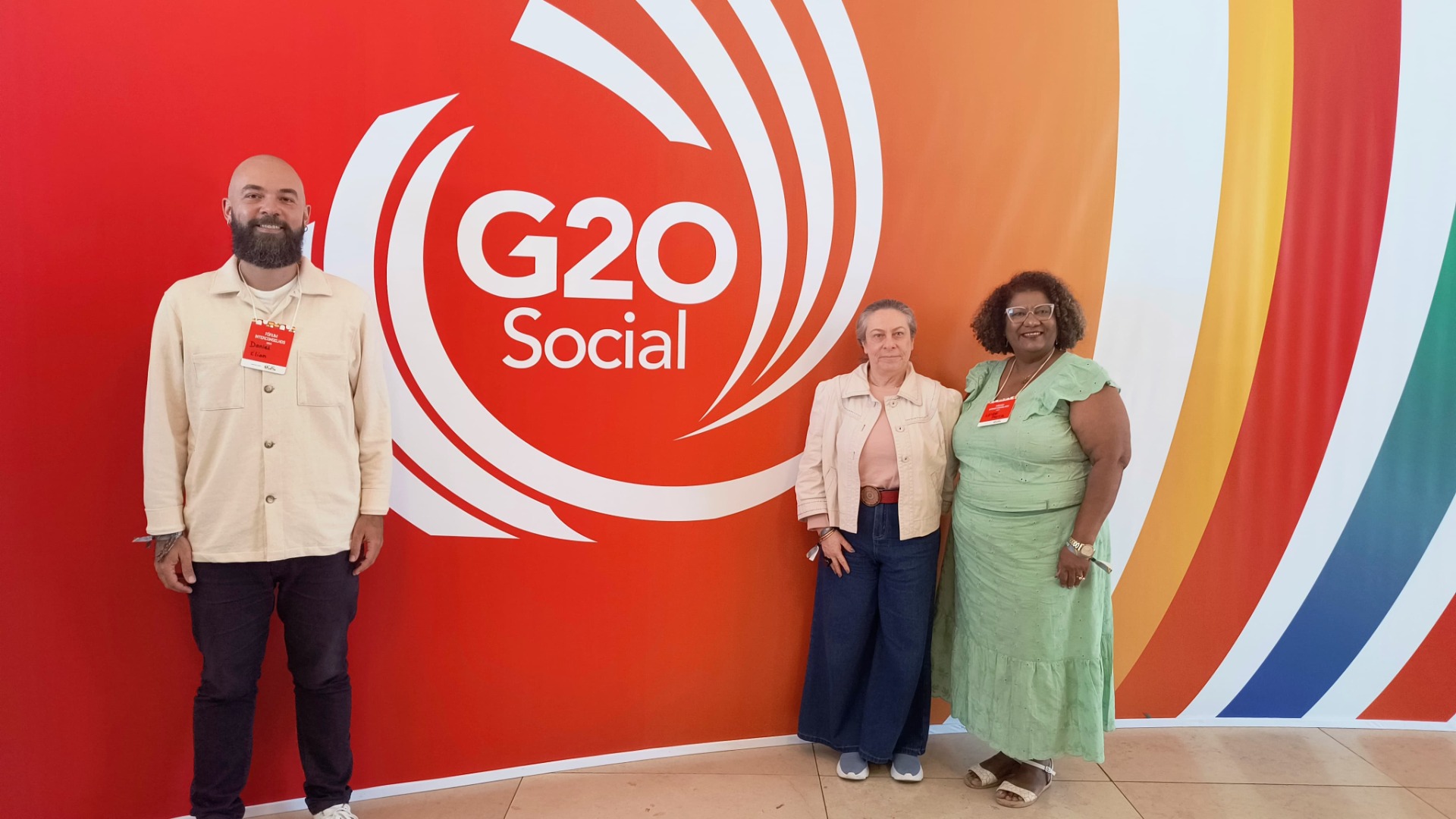 As conselheiras Leide Mota e Beatriz Kushnir e o conselheiro Daniel Elian participaram dos inúmeros debates ocorridos no evento e dos processos de conclusão da Declaração Final do G20 Social