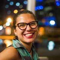 Perfil | Maria Isabela Mendonça dos Santos, desenvolve o projeto de pesquisa das estereoscopias da “Coleção Thereza Christina Maria”