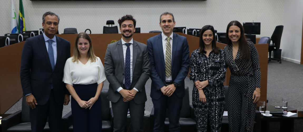 Evento contou com a participação de representantes de órgãos públicos, entidades representativas e advogados especializados