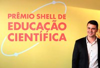 Bolsista do Proeb conquista prêmio de educação científica