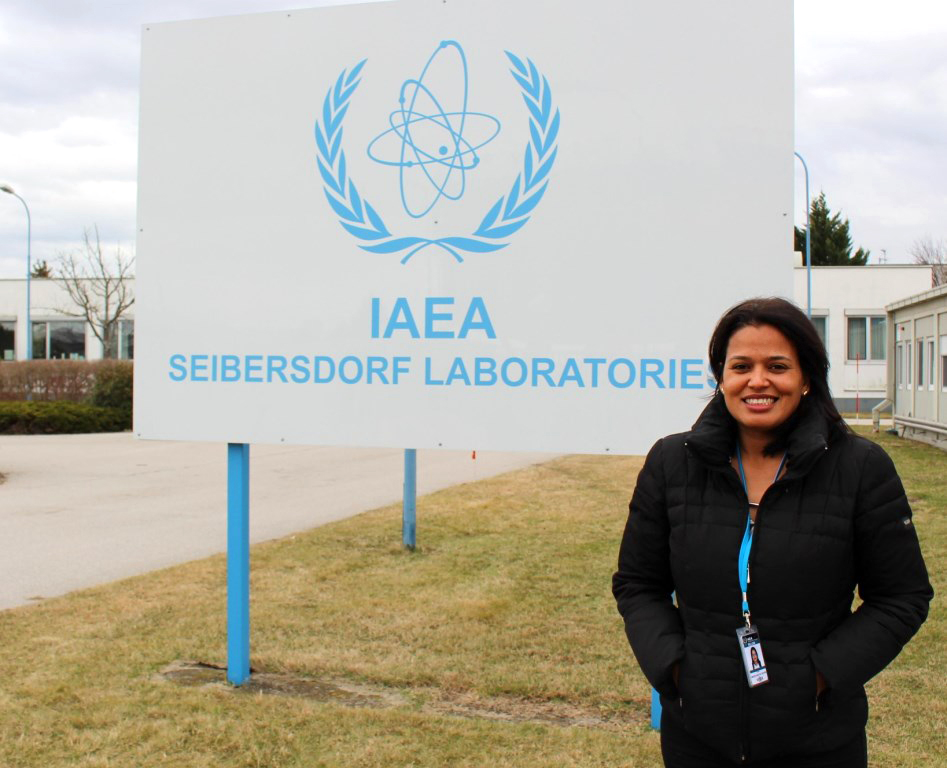 05042017 Vanessa na IAEA Laboratories