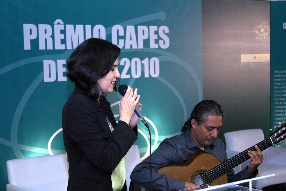 15.12.11.PremioCapesTese-2010 605