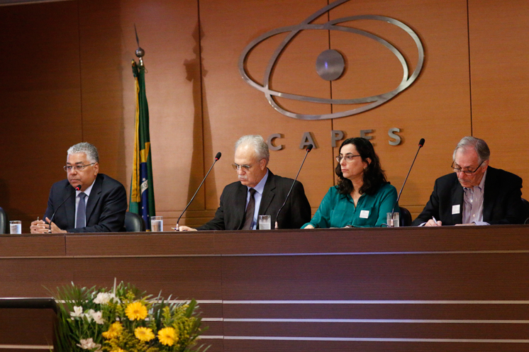 9122015-seminario-educacao-comparada-7598