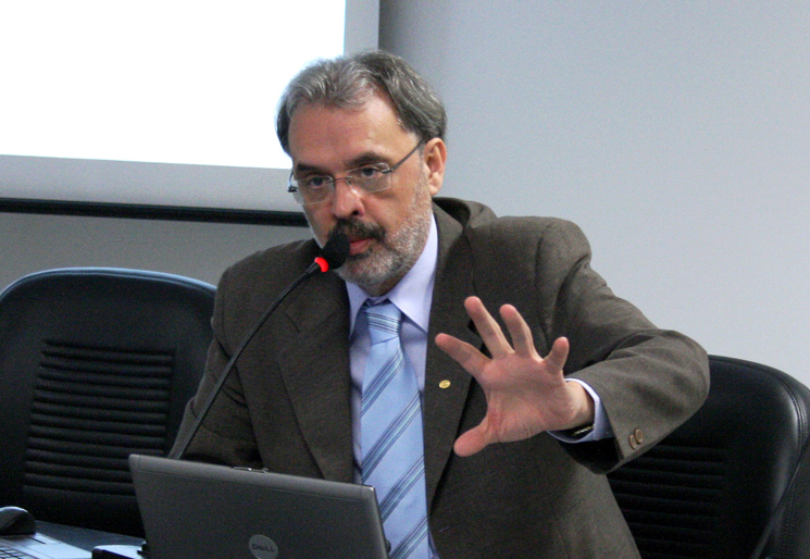 prof-livio-492013