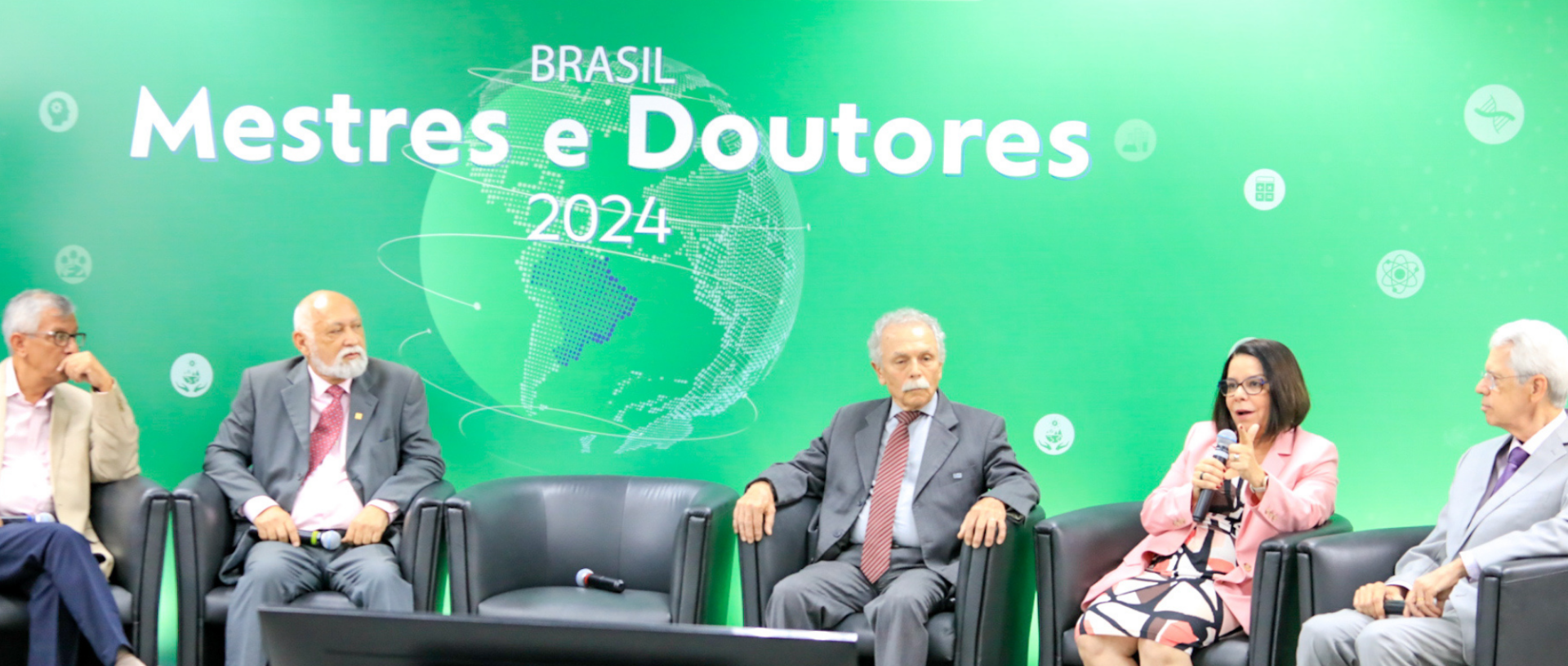 Brasil forma mais de um milhão de mestres e doutores em 25 anos

