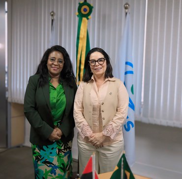 Imagem: Maria do Rosário Bragança, ministra da Angla e Denise Pires de Carvalho, presidente da CAPES (Naiara Demarco - CGCOM/CAPES) 