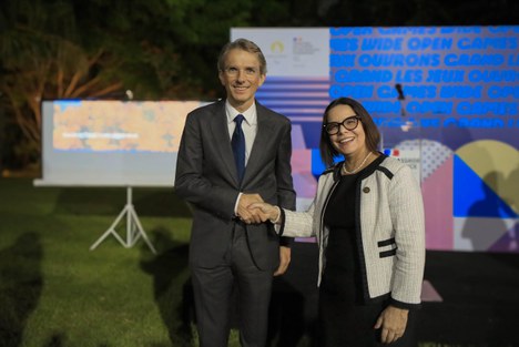 Imagem: Denise Pires de Carvalho, presidente da CAPES e Emmanuel Lenain, embaixador francês no Brasil (CGCOM/CAPES)