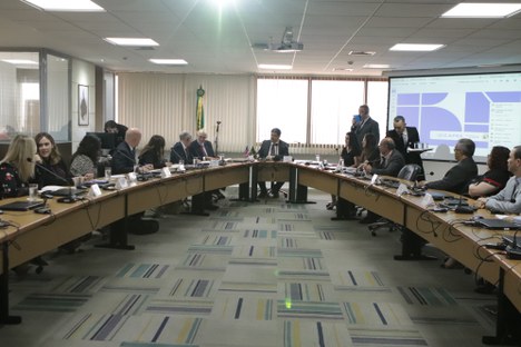 Imagem: Ministro do Reino Unido é recebido por dirigentes da CAPES (Willian Santos - CGCOM/CAPES)