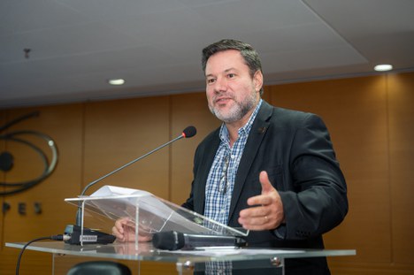 Imagem: Júlio Siqueira, coordenador-geral de Fomento e Ações Estratégicas da Diretoria da CAPES de Programa e Bolsas no País (Júlia Prado - CGCOM/CAPES)