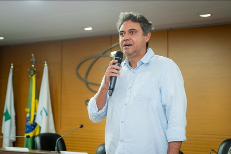 Imagem: Alexandre Pilati coordena o projeto da UnB (Júlia Prado - CGCOM/CAPES)