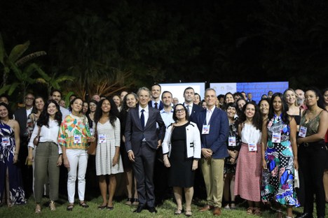 Imagem: CAPES participa de evento com ex-alunos brasileiros na França (CGCOM/CAPES)