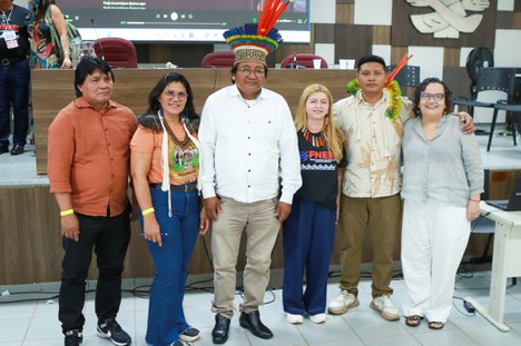 Imagem: DIretora Marcia Ferreira participa de Encontro Nacional Escolar Indígena (Teodoro Gomes - CGCOM/CAPES)