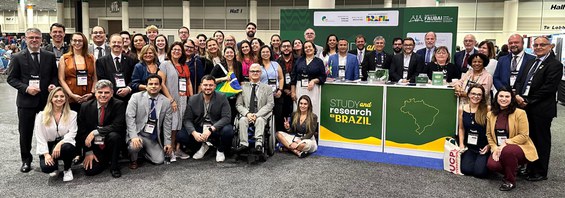 Imagem:  Delegação brasileira juntou representantes do governo e da comunidade acadêmico-científica (Divulgação)