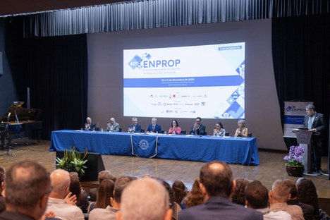 Imagem: Abertura do 40º Enprop ocorreu no auditório da reitoria da UFMG (Júlia Prado - CGCOM/CAPES)