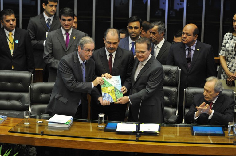 Ministro entrega Mensagem Presidencial ao Congresso Nacional. Foto: Eduardo Aiache/Casa Civil PR
