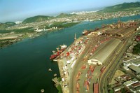 Portos brasileiros movimentam 969 mi de toneladas em 2014