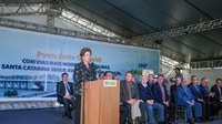 Dilma inaugura ponte que integra regiões Sul e Sudeste, desafoga trânsito e promove turismo