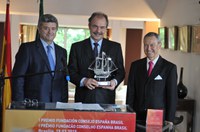 Mercadante recebe prêmio da Fundação Conselho Espanha-Brasil
