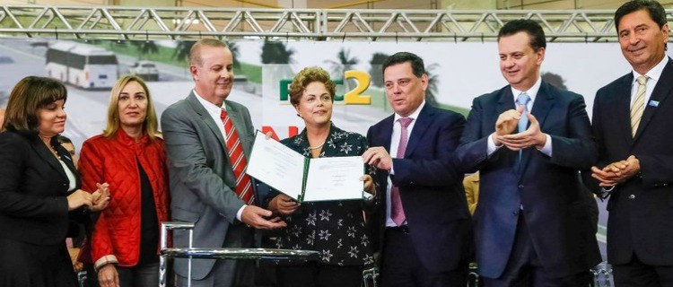 Dilma assina ordem para início de obras de BRT e assegura ampliação de aeroporto. Foto: Eduardo Aiache/Casa Civil-PR