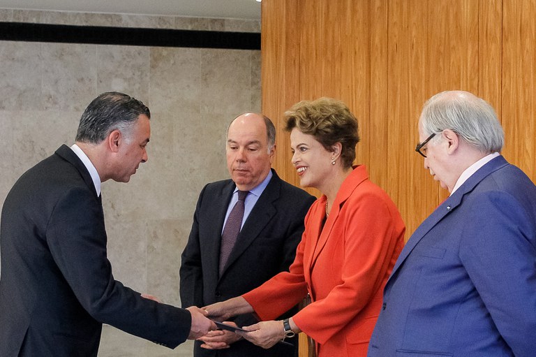 Presidenta Dilma Rousseff recebe do Embaixador da República Árabe do Egito, Alaa Eldin Wagih Mohamed Cartas Credenciais dos Embaixadores Estrangeiros. (Brasília - DF, 04/11/2015) Foto: Roberto Stuckert Filho/PR