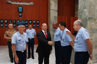 Eliseu Padilha é homenageado pela Aeronáutica com a medalha Mérito Santos Dumont