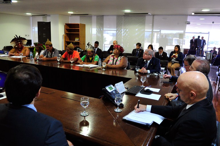 MINISTROS RECEBEM REPRESENTANTES DE POVOS INDÍGENAS NO PALÁCIO DO PLANALTO