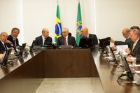 Temer anuncia construção de cinco presídios federais