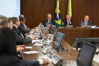 Reforma da Previdência é para garantir direitos, diz Padilha a senadores