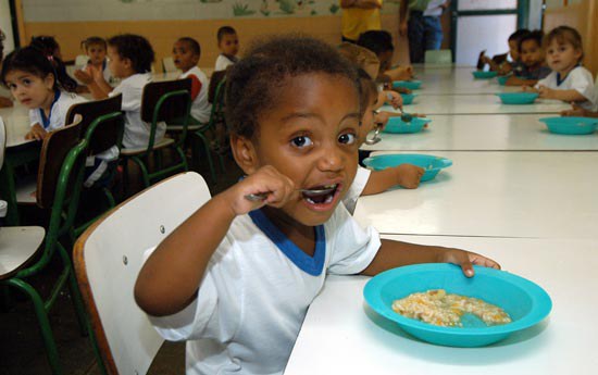 Governo Federal repassa R$ 400 milhões para alimentação dos estudantes das redes públicas