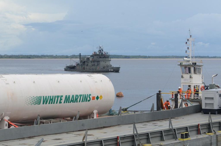 Tanque com 90 mil m³ de oxigênio chega a Manaus