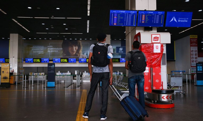 Conheça as novas regras para o uso de máscaras em aeronaves e aeroportos