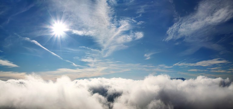 portal_clouds-with-the-sun-under-tropical-sea-2021-08-26-19-00-28-utc.jpg