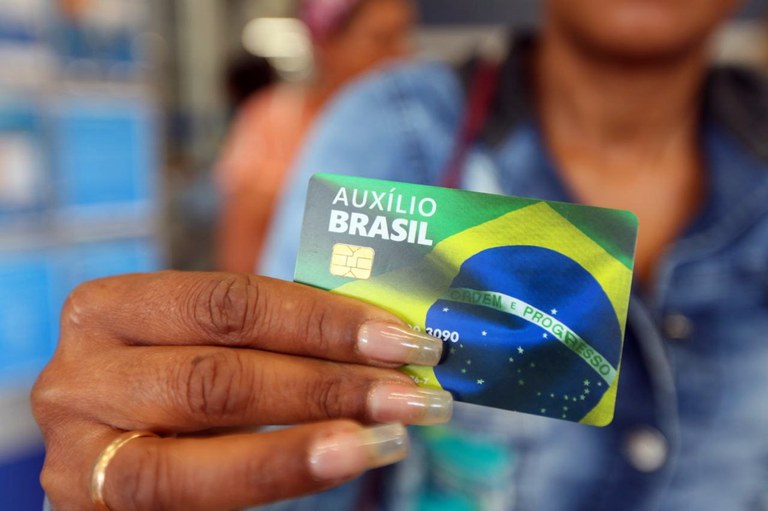 Auxílio Brasil alcança novo recorde de pagamentos em dezembro