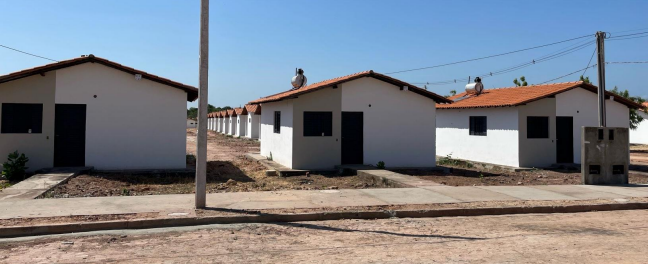 Famílias de baixa renda do Piauí recebem as chaves da casa própria