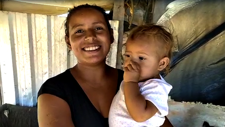Mulheres representam 81,5% no recebimento do Auxílio Brasil em outubro